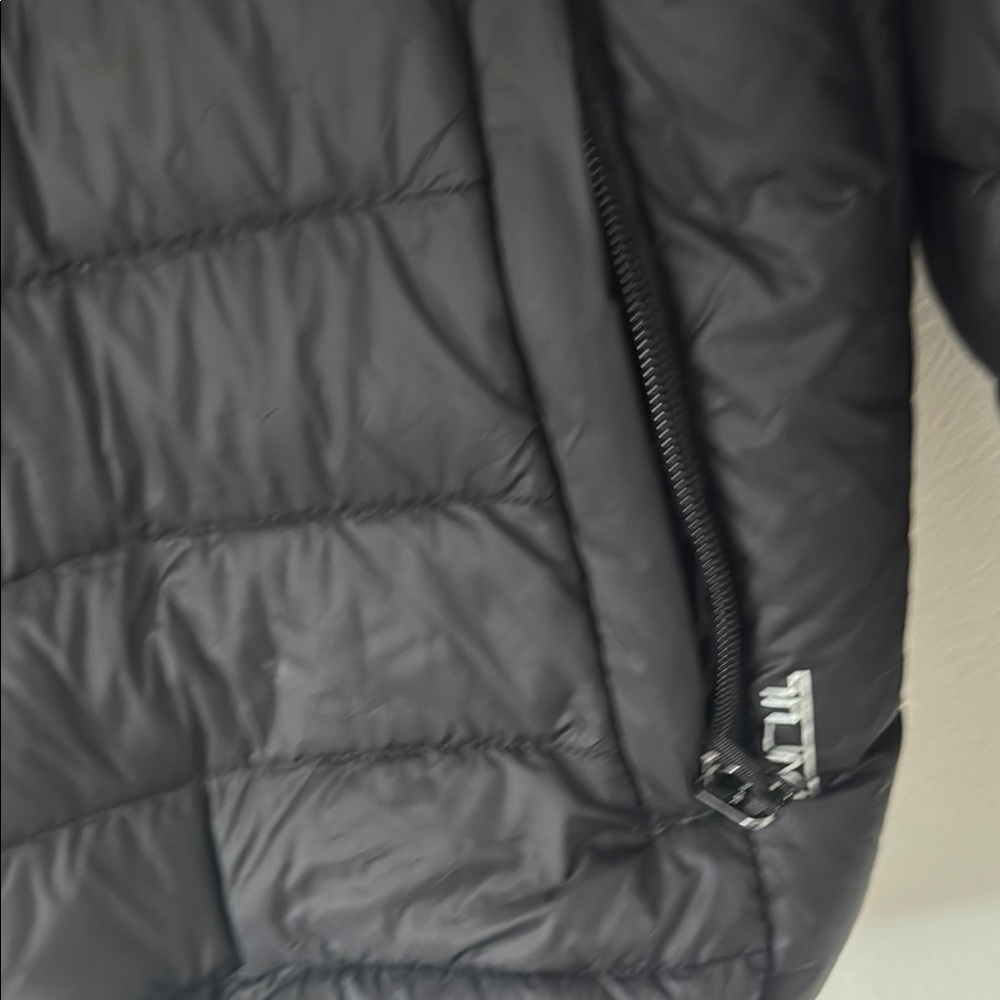 Tumi Black Puffer Jacket Lightweight Quilted Design - Picture 4 of 6